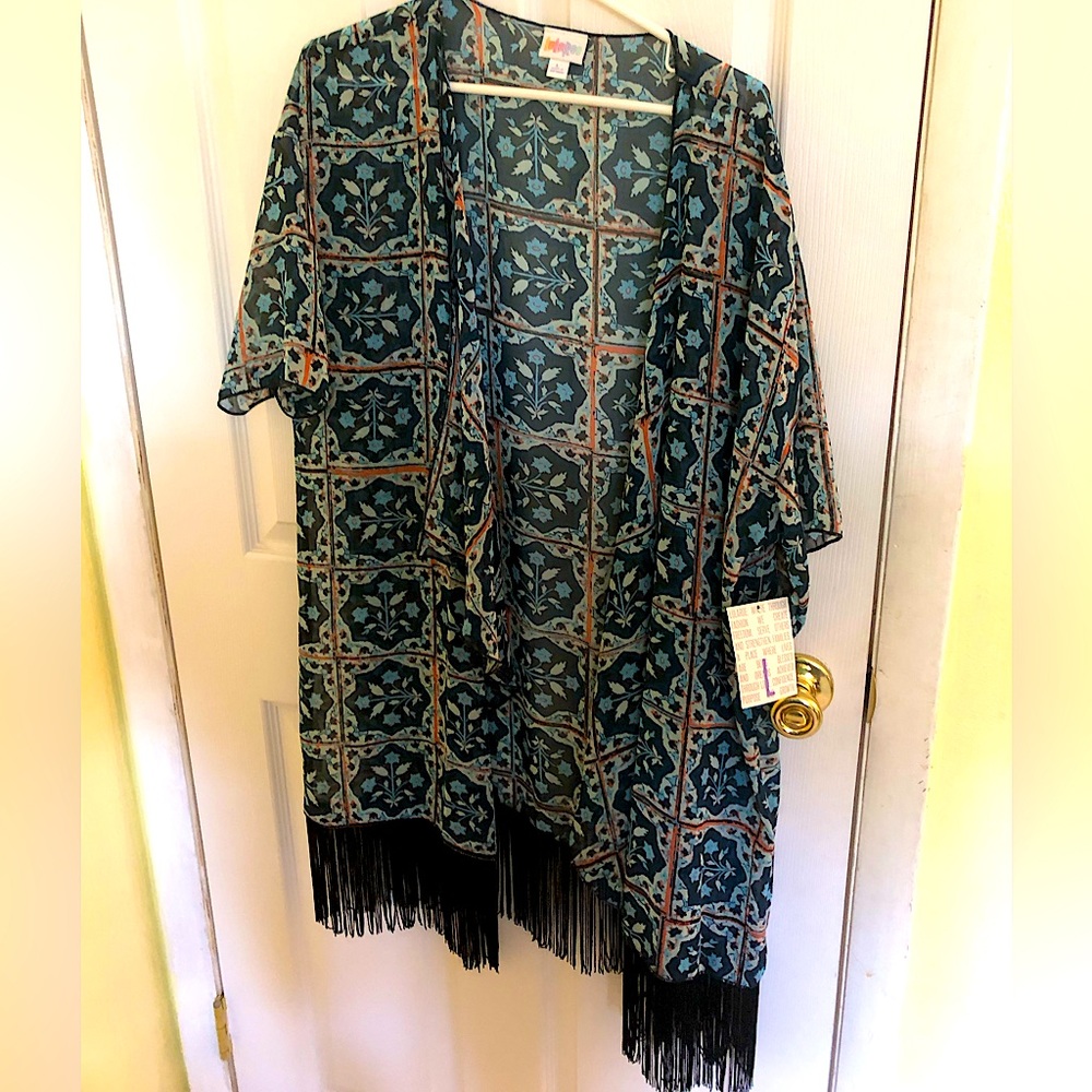 NWT Lularoe Monroe . Great for casual, beach cover up or a night on town.